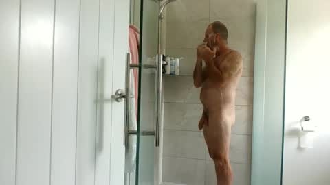 auckland26 online show from December 14, 10:38 pm