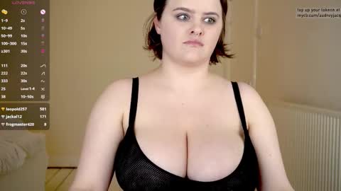 Audrey Jacq online show from February 7, 9:18 pm