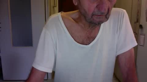 auguste061400 online show from November 7, 9:56 am