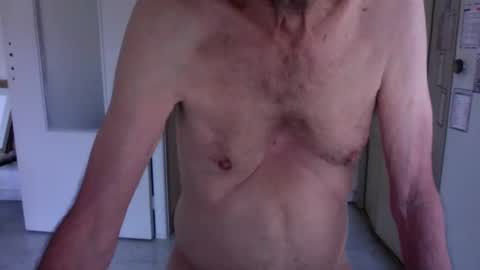 auguste061400 online show from December 5, 9:33 am