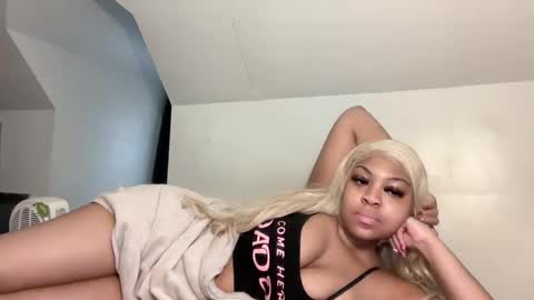 Snapshot of aunyxxx chatting on February 20, 10:04 pm aunyxxx online show from February 20, 10:04 pm