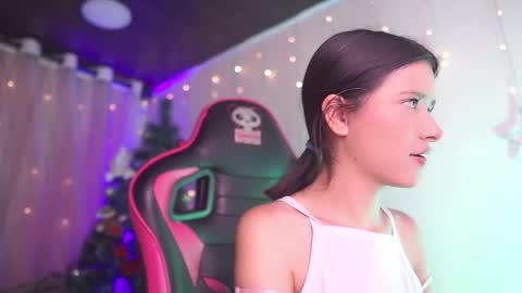 aura_rouss online show from December 16, 12:51 am