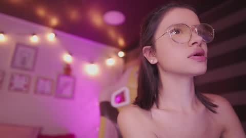 aura_rouss online show from December 17, 11:55 pm