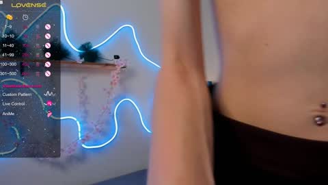 auraclark online show from January 10, 3:58 pm