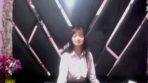 aurora online show from March 5, 9:15 pm