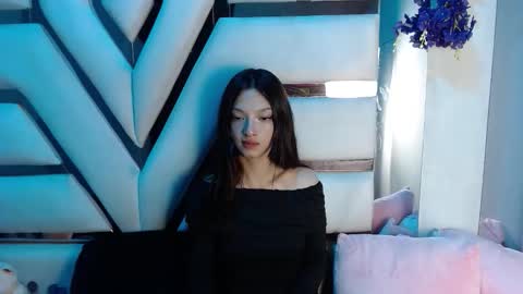 aurora online show from April 16, 6:19 pm