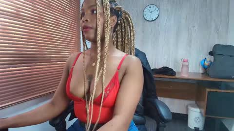 Snapshot of aurorabrow chatting on October 20, 4:12 pm Ariana online show from October 20, 4:12 pm