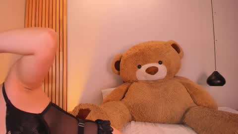 Aurora  online show from January 31, 8:39 pm