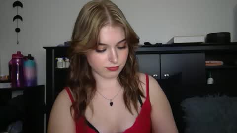 auroralightz1 online show from November 14, 4:47 am