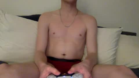 aussieblondetwink online show from October 30, 11:33 am