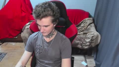 Snapshot of austen_milker chatting on October 21, 7:28 pm Austen online show from October 21, 7:28 pm