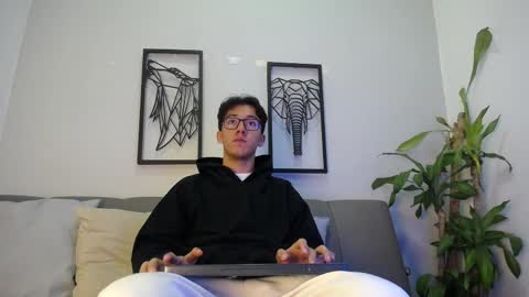 austinreeds online show from October 23, 12:06 pm