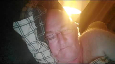 australian_guy_who_enjoys_life online show from April 7, 11:45 am