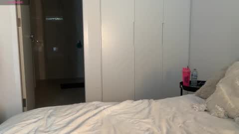 Ava  online show from December 20, 12:06 am