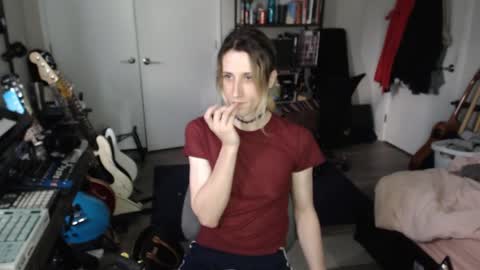 Ava online show from April 4, 8:27 pm