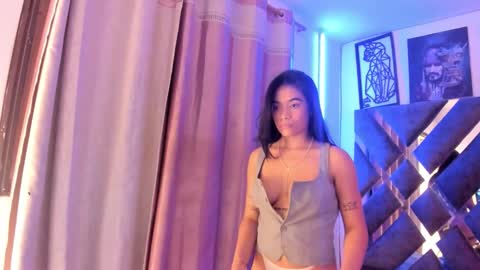 Snapshot of ava_wilde chatting on September 17, 8:12 pm Ava Wilde online show from September 17, 8:12 pm