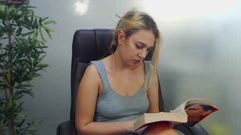    online show from January 31, 10:20 am