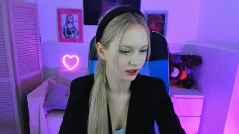 Ava nonude online show from October 18, 2:21 pm