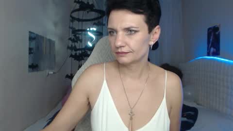 Snapshot of avasaturnian chatting on October 11, 3:05 pm avasaturnian online show from October 11, 3:05 pm