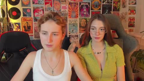 Snapshot of aveangela chatting on January 11, 12:12 am Avie online show from January 11, 12:12 am