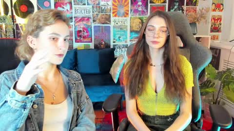 Snapshot of aveangela chatting on January 10, 6:06 pm Avie online show from January 10, 6:06 pm