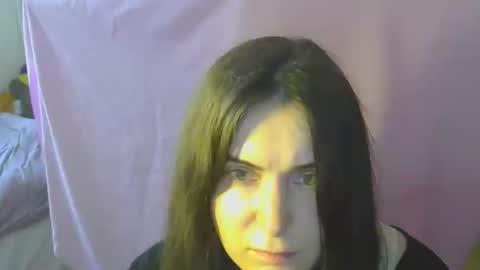 avialenne online show from May 5, 11:38 am