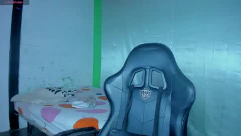 avril_jonson online show from April 12, 7:34 am