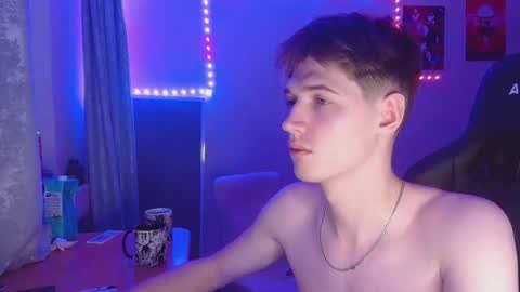 axel_0ne online show from February 24, 11:30 pm