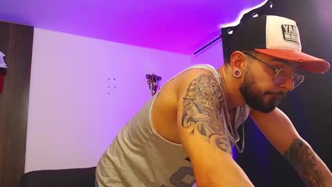 Independiente Model online show from December 2, 6:39 pm