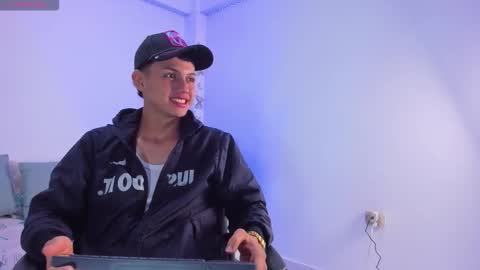 Snapshot of axel_cody_ chatting on October 18, 11:25 am AXEL online show from October 18, 11:25 am