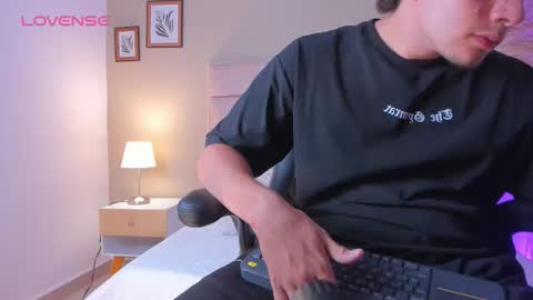 Yooung King  online show from February 19, 2:44 am