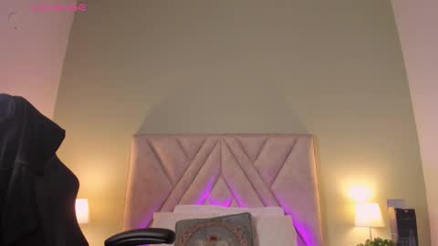 Yooung King  online show from February 26, 3:15 pm