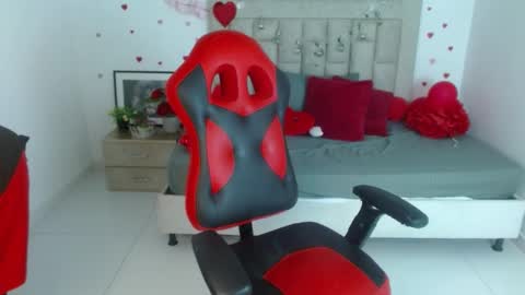 Axel online show from February 27, 11:30 pm