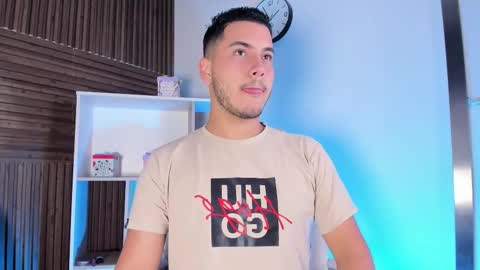 axel_grey_ online show from October 23, 12:39 pm