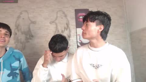 axel_milo_and_kairo online show from December 3, 3:18 am