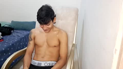 axel_rosse2 online show from January 17, 2:15 pm