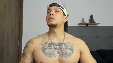 INDEPENDENT MODEL  online show from October 16, 7:46 pm