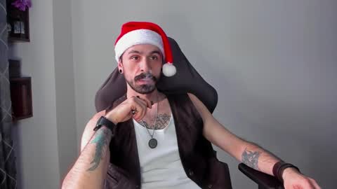 AxelColton online show from December 16, 12:33 pm