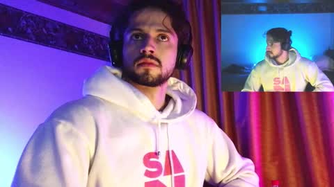 Snapshot of axelcr0ss chatting on September 21, 6:06 am axelcr0ss online show from September 21, 6:06 am