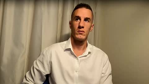 Axl online show from September 12, 6:32 pm