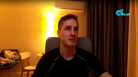 Axl online show from February 16, 2:10 am