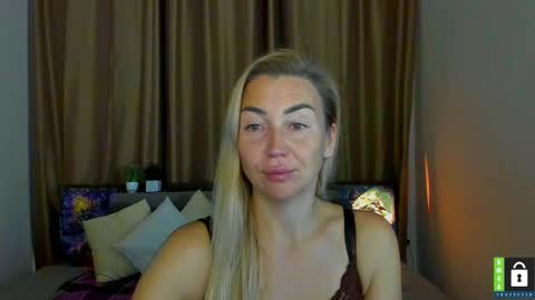 Jully online show from November 6, 6:33 pm