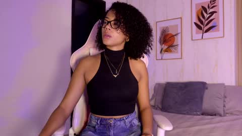 Snapshot of ayleen_dunkann chatting on September 14, 1:23 pm Ayleen online show from September 14, 1:23 pm
