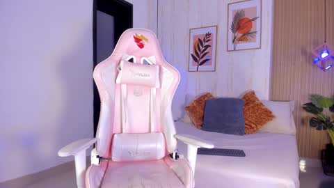 Ayleen online show from November 29, 1:19 pm