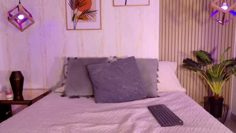 Snapshot of ayleen_dunkann chatting on September 19, 1:37 pm Ayleen online show from September 19, 1:37 pm