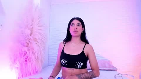 aylinlove_ online show from June 15, 11:13 am