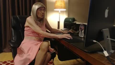 Snapshot of az_michelle4 chatting on October 11, 3:22 am Michelle online show from October 11, 3:22 am