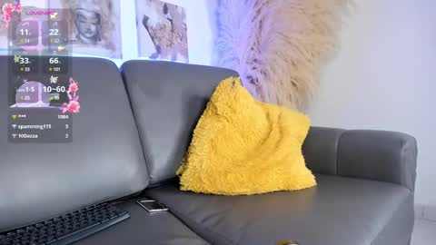 Snapshot of azahaara_ chatting on March 3, 9:48 pm azah online show from March 3, 9:48 pm