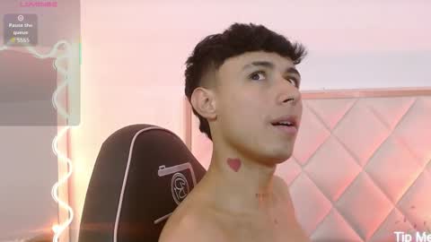 aziel_tay online show from October 9, 4:12 pm