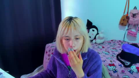 Azu Moure online show from April 22, 8:38 pm